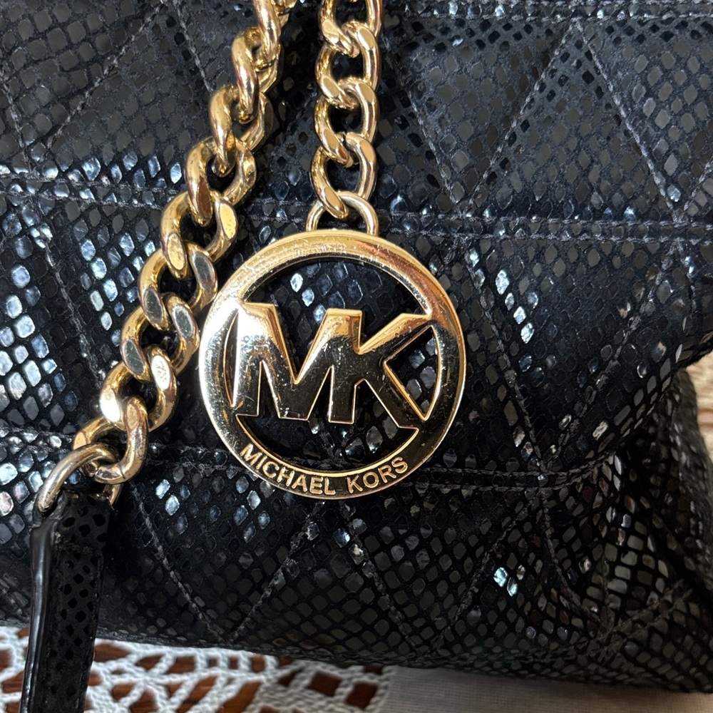 Michael Kors Susannah Black Quilted Gold Chain Shoulder Bag - Picture 2 of 8